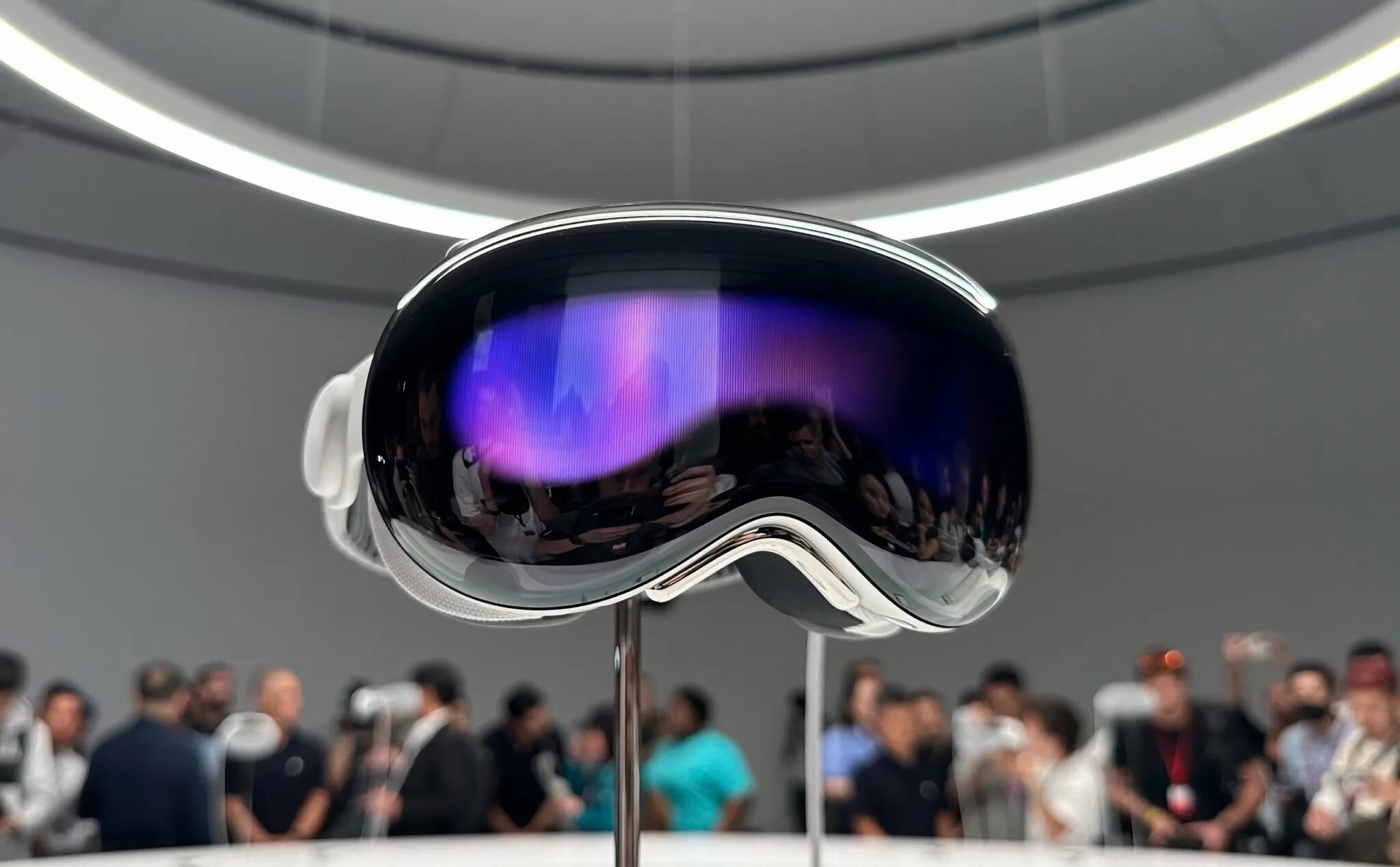 Очки виртуальной apple vision. Очки Эппл 2023. Гарнитура дополненной реальности Apple Vision Pro. Очки Apple Vision 2023. Ar-очки Apple Vision Pro.