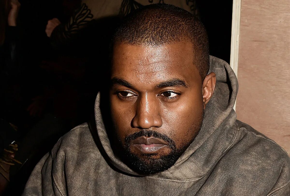 Канье уэст рэперы сша. Американский рэпер канье уэст. kanye west 2004. gza американский рэпер. канье вест 2016.