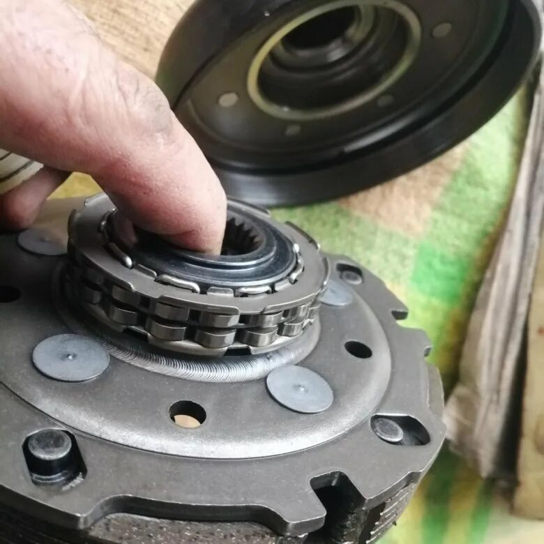Сцепление обгонная муфта. Обгонная муфта bse z11. Обгонная муфта yamaha yzf r1 1999. 5hp24 - обгонная муфта. Центробежная муфта сцепления на вал 20 мм.