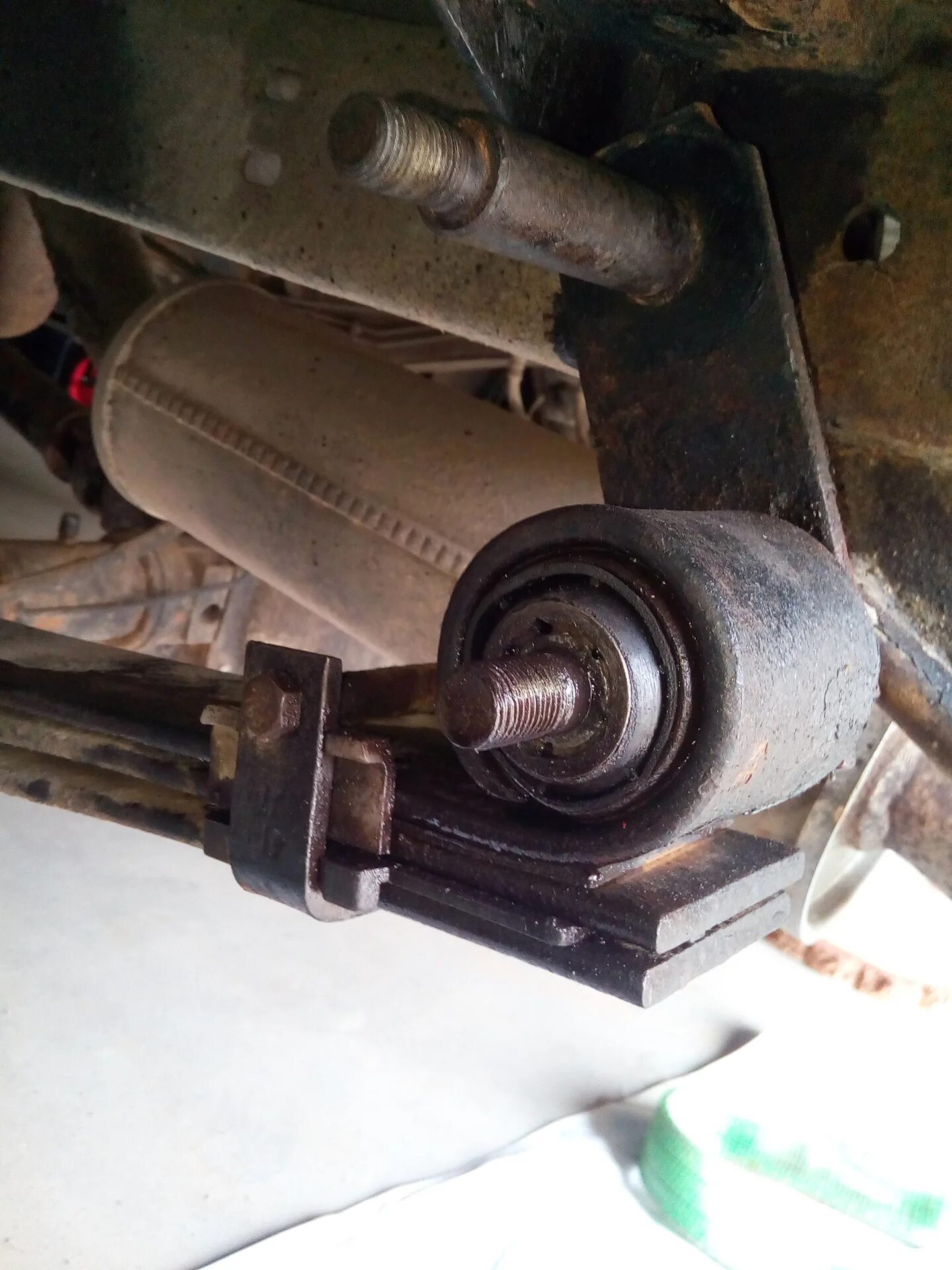 Замена сайлентблоков задних рессор уаз буханка. Как поменять сайлентблоки рессор. Как поменять сайлентблоки рессор. Сайлентблоки рессор уаз патриот. Замена сайлентблоков рессор уаз буханка.