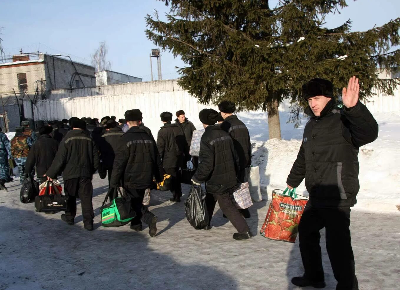 Помощь бывшим осужденным