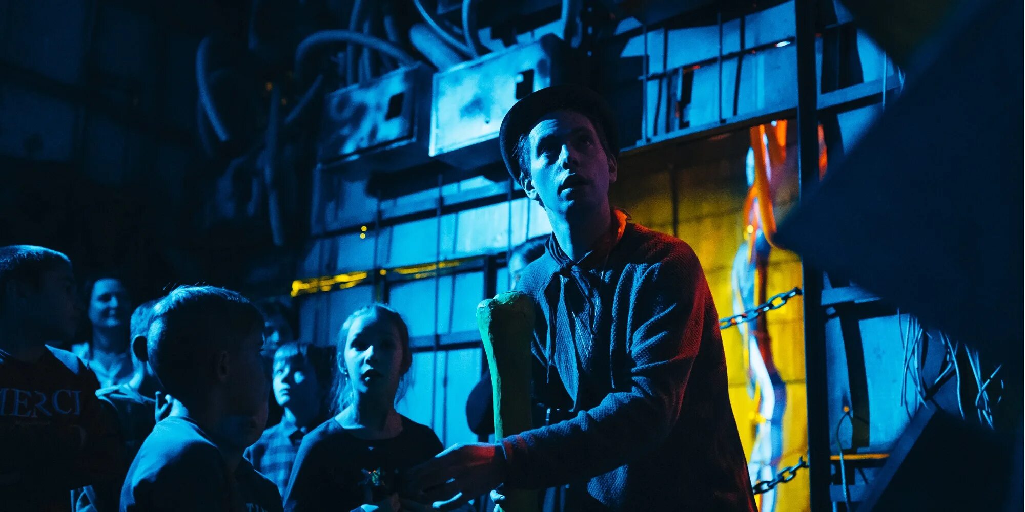 Клаустрофобия убежище 13. Алиса в стране кошмаров квест. Квесты на бауманской клаустрофобия. Ул. Клаустрофобия дмитровское шоссе.