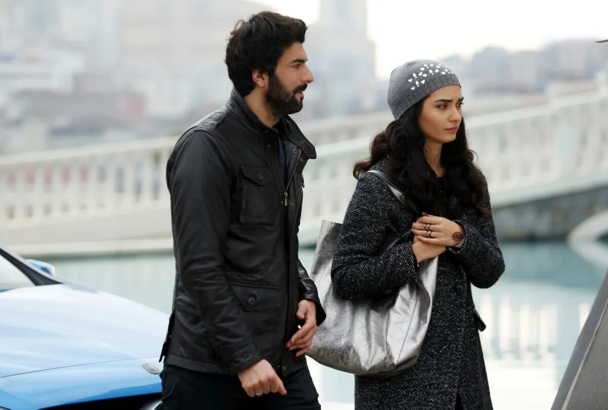 грязные деньги русский перевод. грязные деньги, лживая любовь сериал. элиф грязные деньги. элиф грязные деньги и любовь. грязные деньги лживая любовь сериал турецкий 17 серия.