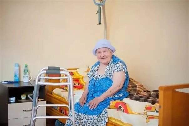 Центр обслуживания пожилых людей и инвалидов. Стационарное социальное обслуживание. социальное обслуживание пожилых в стационарных учреждениях. стационарное обслуживание.