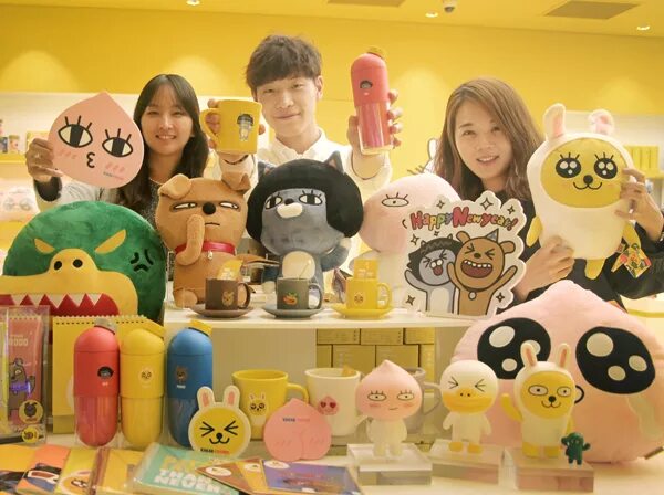 Good friends shop. Корейский магазин игрушек. Игрушечный магазин южнокорейское. Kakao friends игрушки. Какао френдс мягкие игрушки.