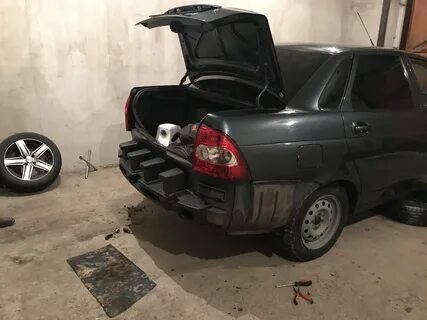 Приора без заднего бампера