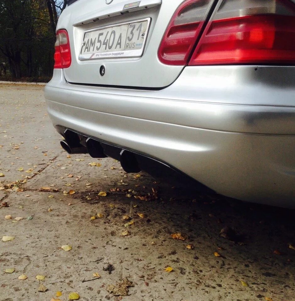 Задний бампер w210. Rear diffuser w210. задний диффузор мерседес w210. диффузор на задний бампер w210. w210 tuning диффузор.