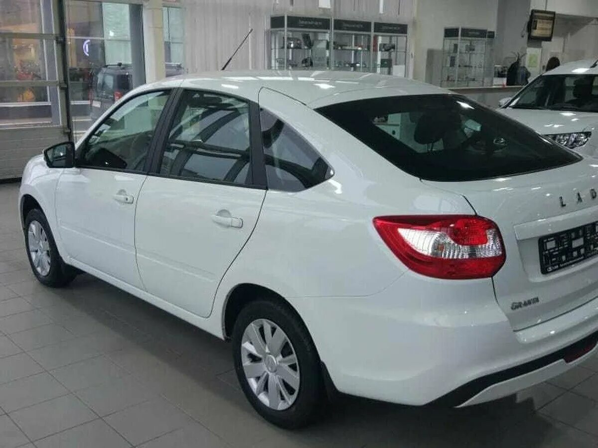 лада гранта рестайлинг 2022. отзывы гранта лифтбек 2023 года. лада гранта 2023. лада гранта лифтбэк 2014г. Lada granta лифтбек.