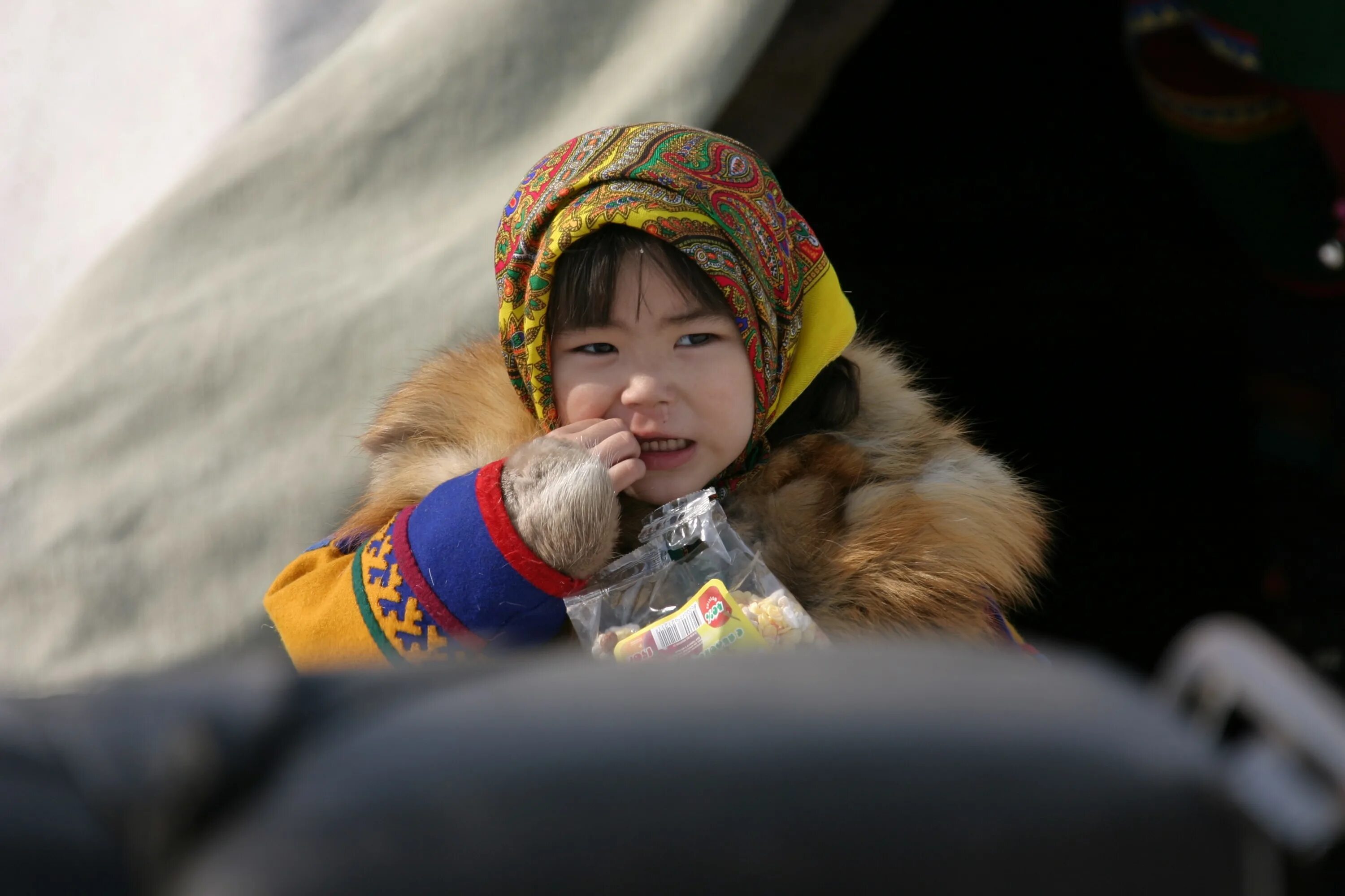 Голоса арктики фильм. Молодежь севера коренная. Коренные народы арктики. Якуты, чукчи, ханты, ненцы. Магадан коренные народы севера.