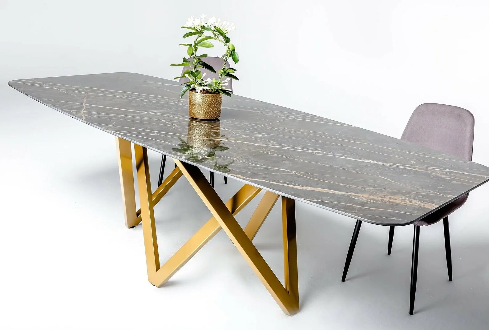 Обеденный стол Triomf Dining Table untreated Table Top Black Metal Legs
