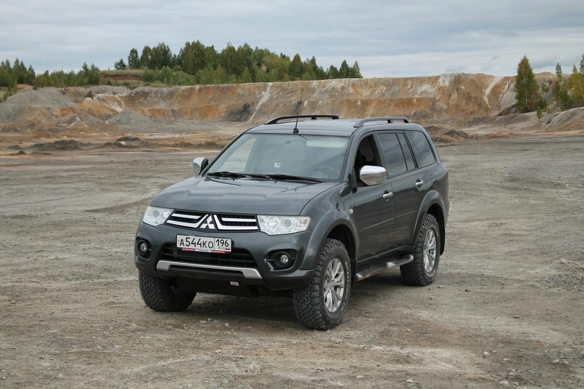 Mitsubishi pajero sport 5. Mitsubishi Pajero Sport 2. Mitsubishi Pajero Sport (2g). Mitsubishi Pajero Sport 2.4. Митсубиси Паджеро спорт 3.