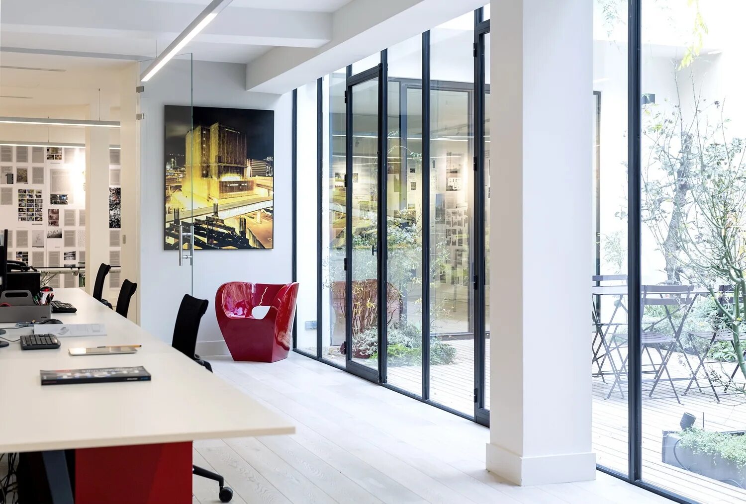 B² Architecture Creates Optical Illusion for a Prague Creative Agency Office int
