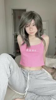 Any content nude please? 