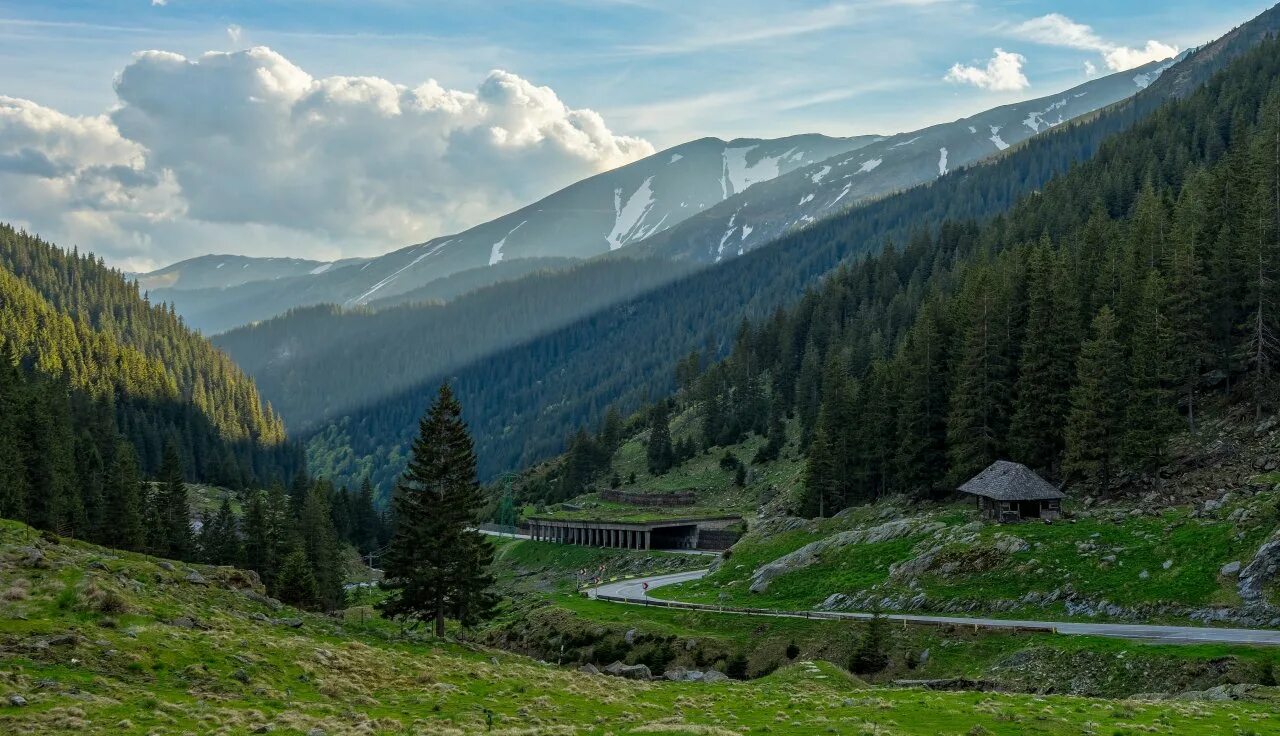Горная румыния. Румыния карпаты трансильвания. Карпатские горы румыния. Южные карпаты [трансильванские альпы]. Южные карпаты [трансильванские альпы].