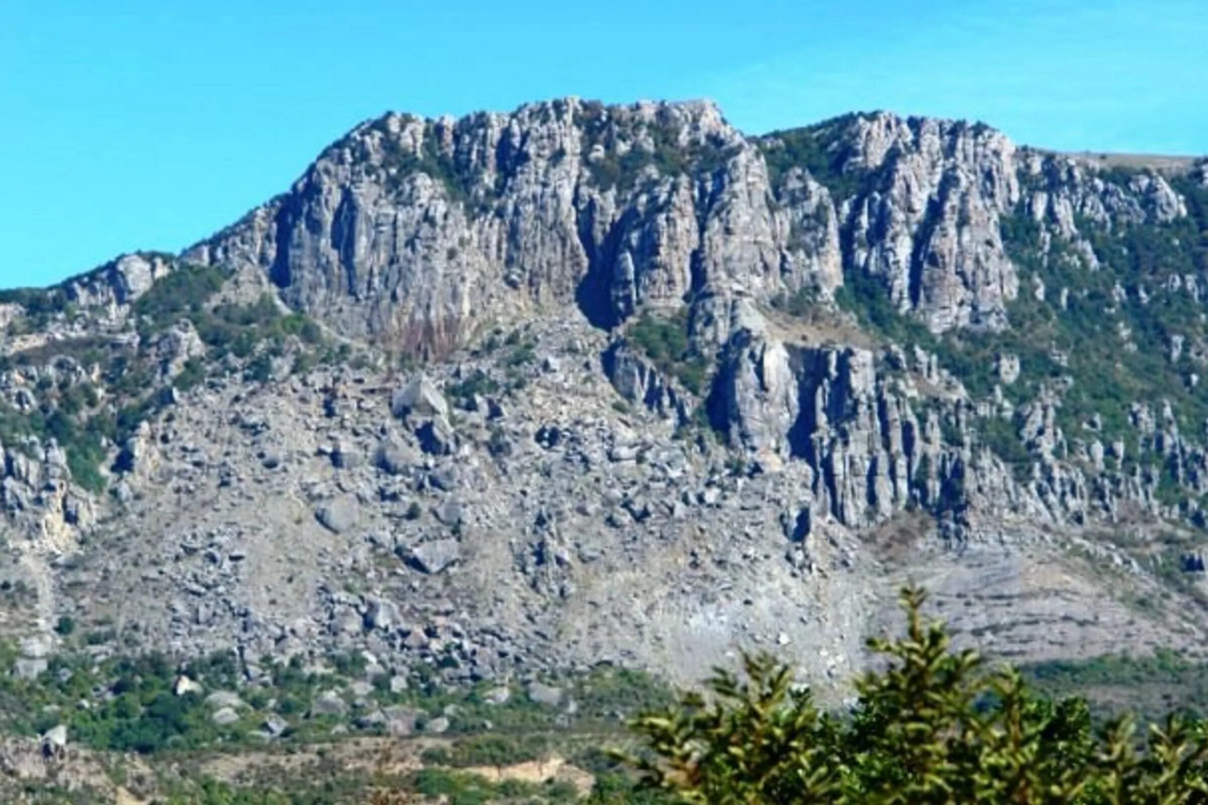 Гора кузнец в крыму как называется. Гора кузнец в крыму. гора кузнец в крыму фото. известные горы крыма гора кузнец. фотография горы кузнец в алуште.