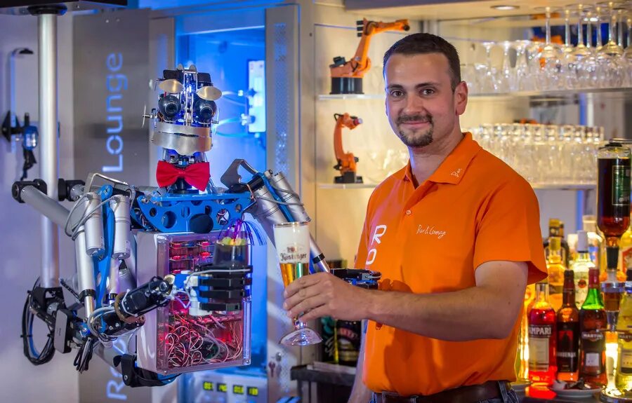 Робот бар. Робот бармен в Японии. Барные роботы.