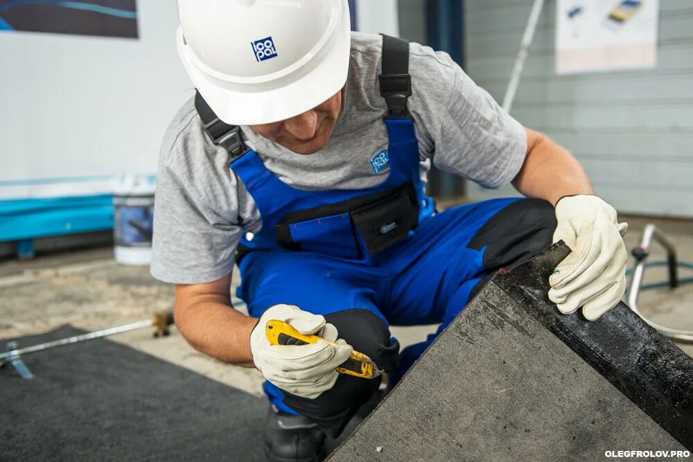 Обмазочная гидроизоляция для бетона технониколь. Waterproofing гидроизоляция. Гидроизоляция бесшовная резина. Оклеечная гидроизоляция технониколь. Производство гидроизоляционных работ.