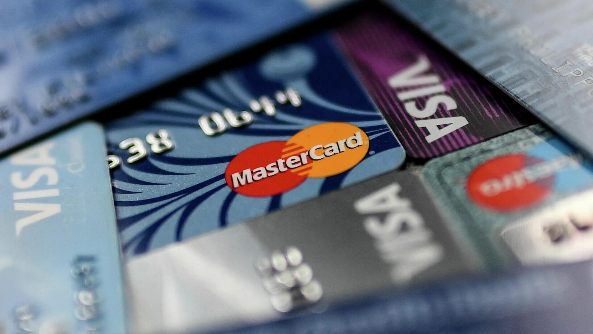 Кредитная карта visa. Банковская карта зарубежного банка. Кредитная карта. Пластиковые карты банковские. Банковская карта оаэ.