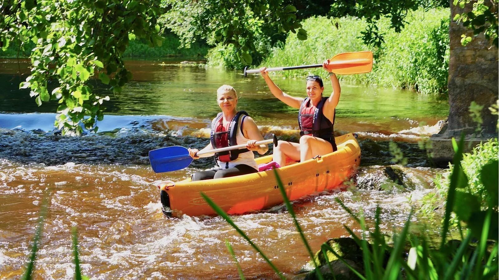 Выходной день каноэ. Canoe kayak difference. Выходной день каноэ. Семья в лодке. Паралимпийские каноэ.