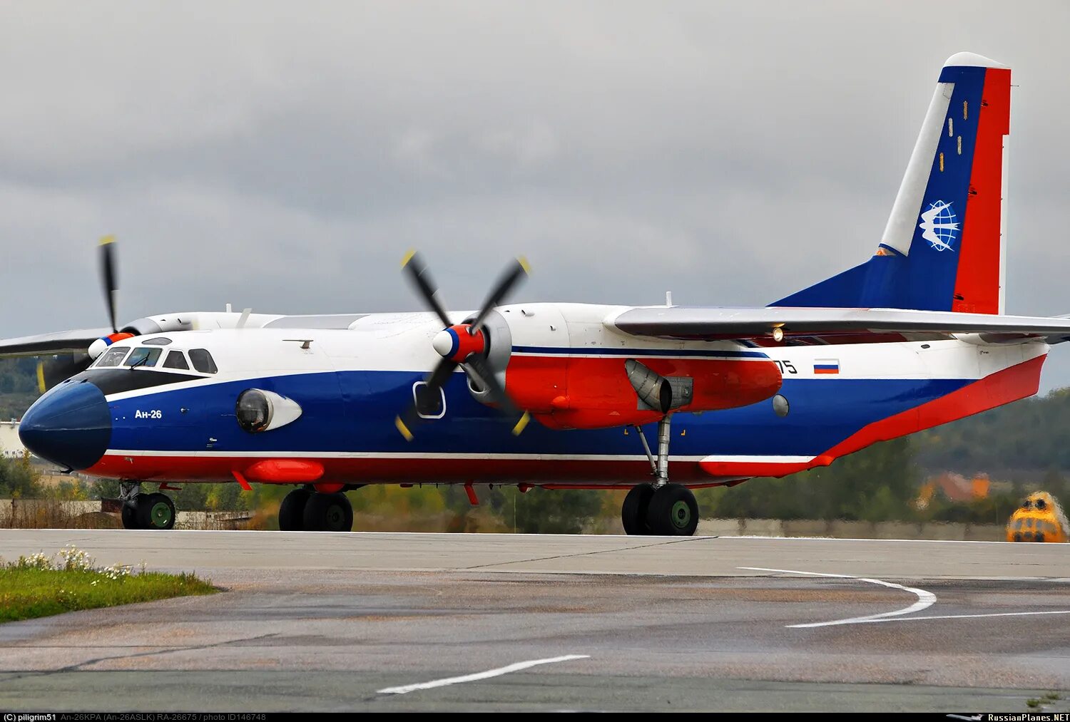 Ан-32 военно-транспортный самолёт. Ан-32. Ан-26 аслк. Ан-024. Ан-32.