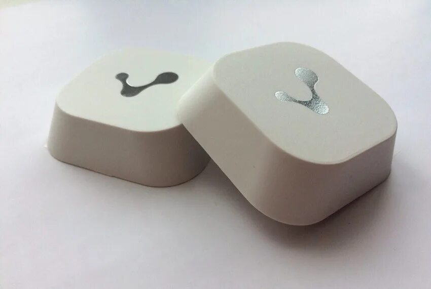 Маленькие маячки. Мини gps маяк для слежки. Gps трекер маяк gf 09. Gps трекер d35. Маленькие маячки.