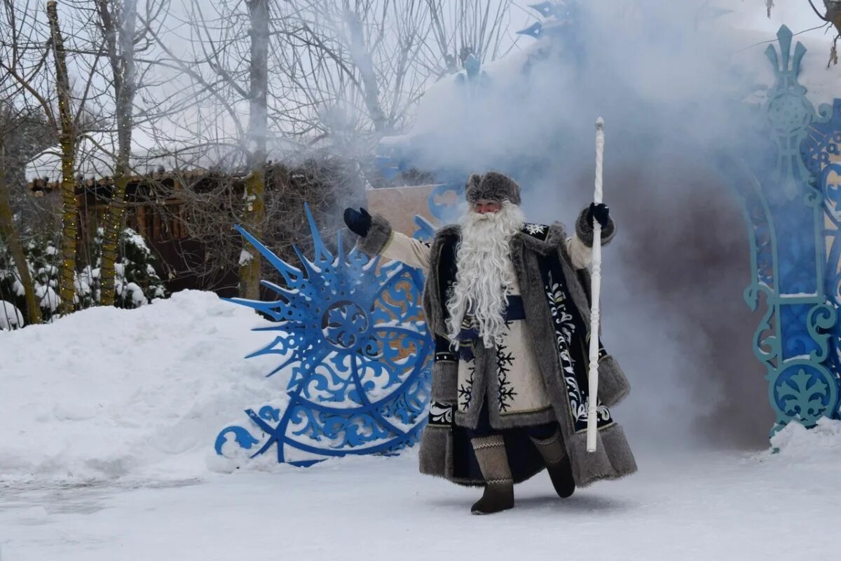 резиденция деда мороза маленькая. нелжа тур в резиденцию деда мороза. нелжа резиденция деда мороза. резиденция деда мороза уфа. рамонь резиденция деда мороза.