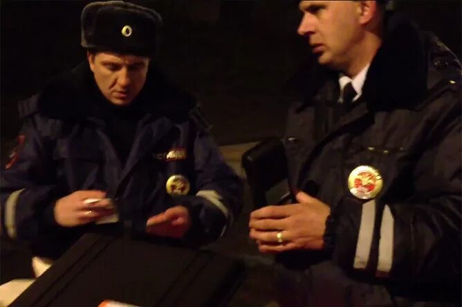 преступление с ноги на ногу. сотрудник полиции увол. тикток полиция. сотрудники полиции отстраненные. уволился из полиции.