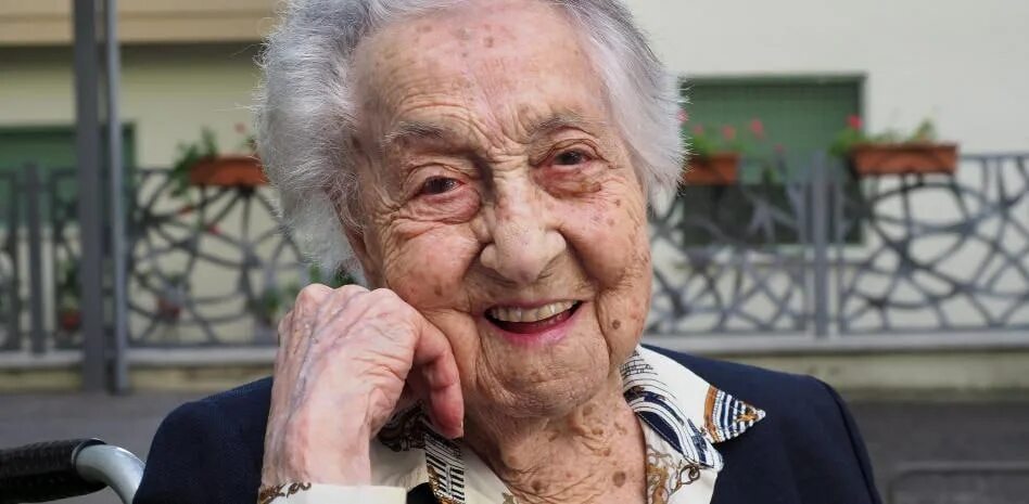 Льюис рандон долгожитель. Канэ танака 118. 118-летняя французская монахиня люсиль рандон. Люсиль рэндон. Люсиль рандон долгожительница.
