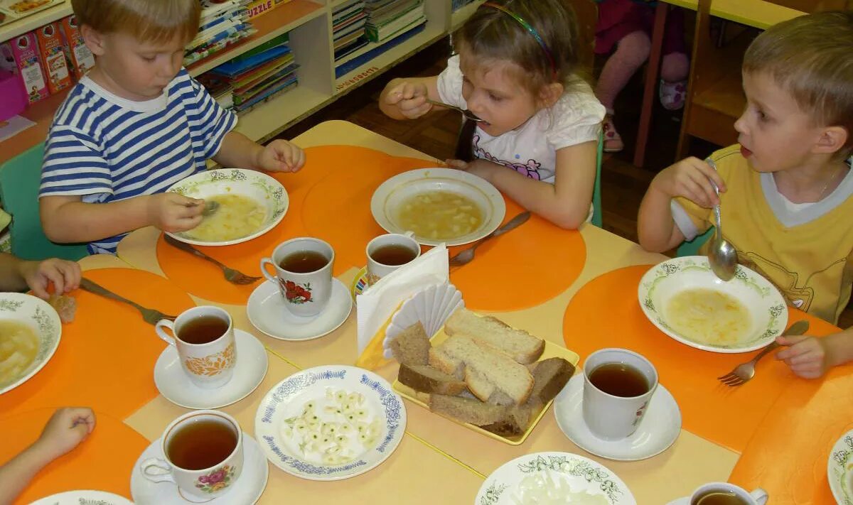 салат витаминный в детском саду. еда в детском саду. питание детские сады сайты. обед детей в детском саду. обед в садике.