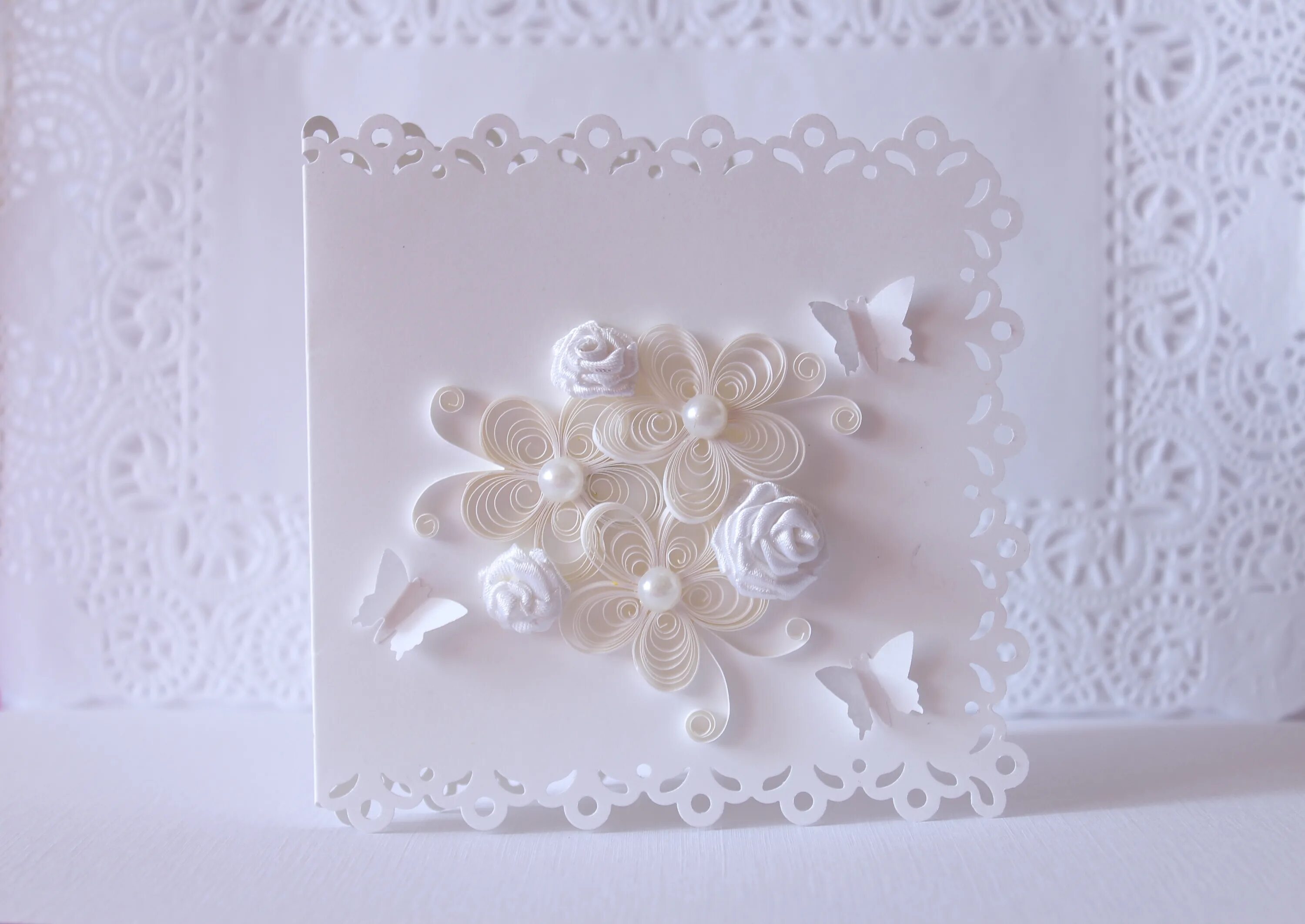 для мамы подарок из бумаги белой. объемная открытка своими руками пошагово. бумага для открыток. креативный подарок из бумаги. подарок из белой бумаги.