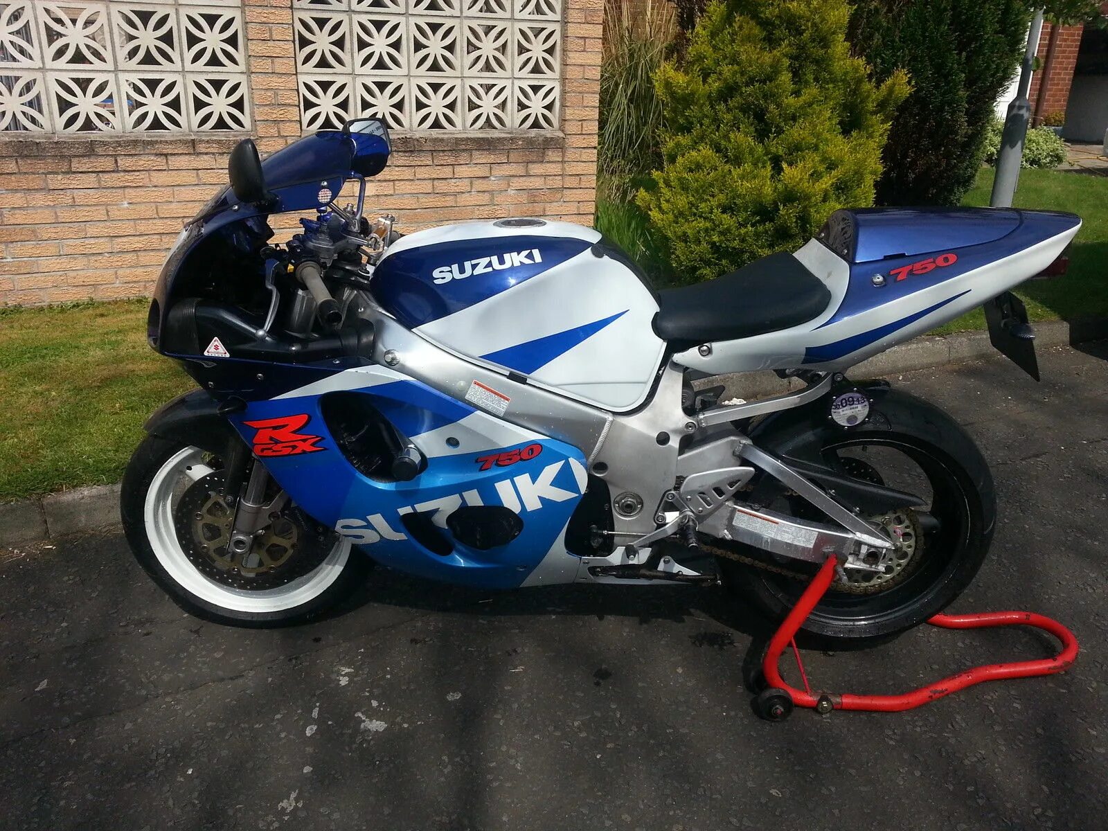 Suzuki GSXR 750 Neon