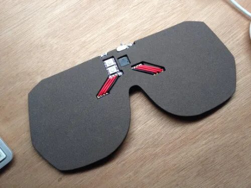 Олег кочанков корректор сна. Маска для сна remee внутри. Маска для сна remee. Очки для осознанных. Маска для осознанных сновидений.