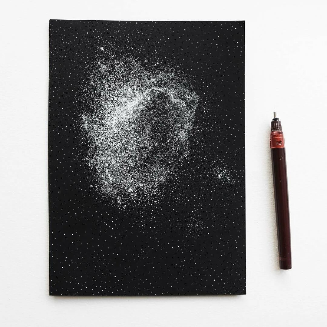 Космос на черной бумаге. Рисование Галактики. Галактика эскиз. Рисование на черной бумаге космос. Галактика карандашом.