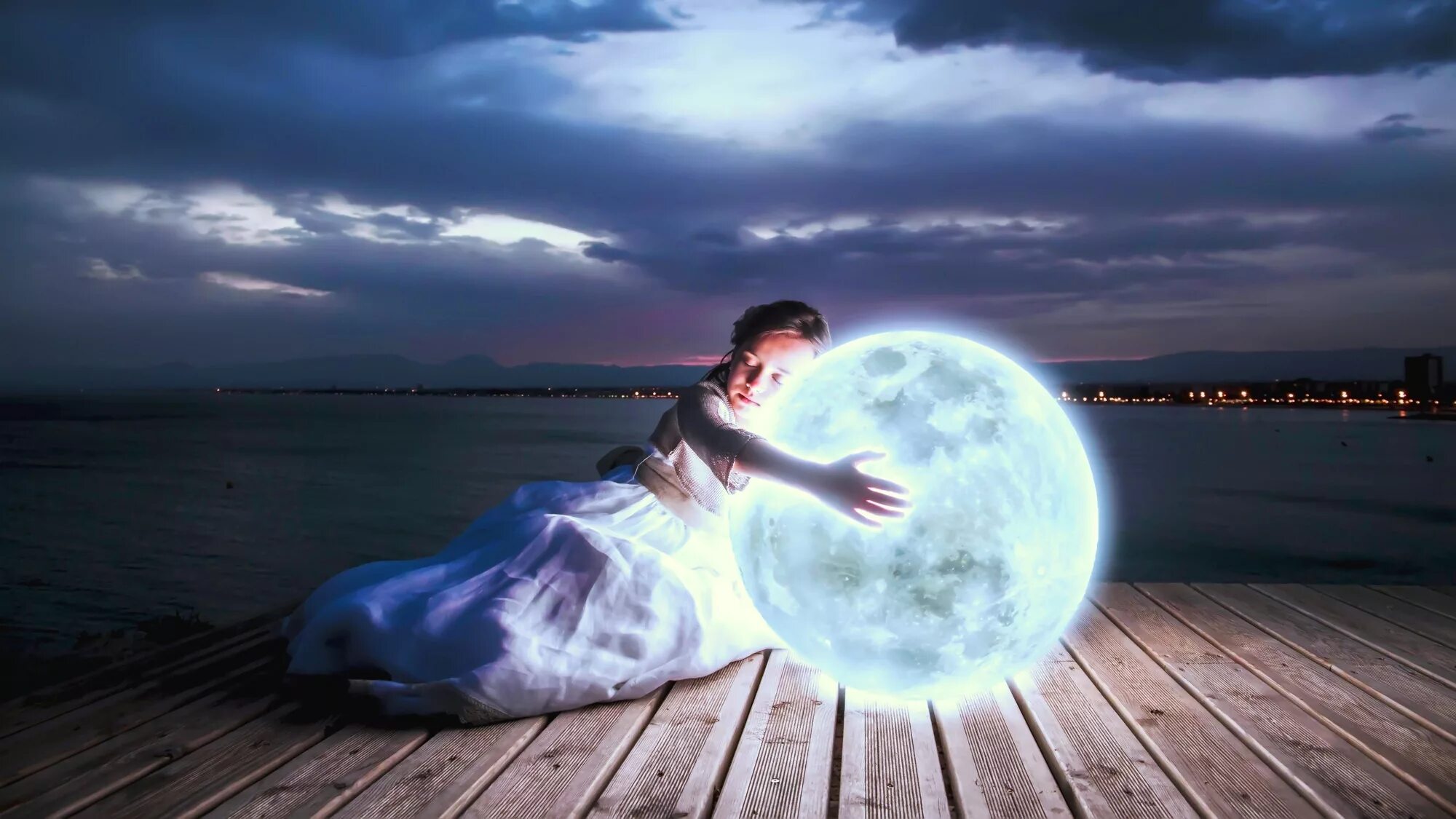 В полнолуние рождаются. Девушка-Луна. Фотосессия с луной. Лунная девушка. Магическая Луна.