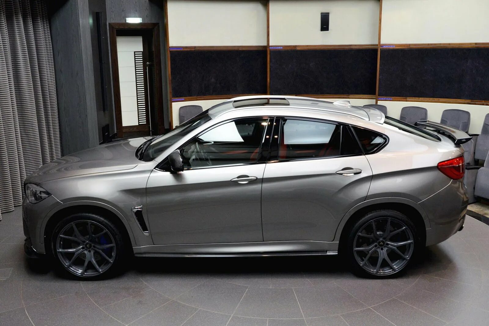 X6 pro grey. BMW x6m 2018 черный. БМВ х6 серая. BMW x6m серый. BMW x6m 2021 Black.