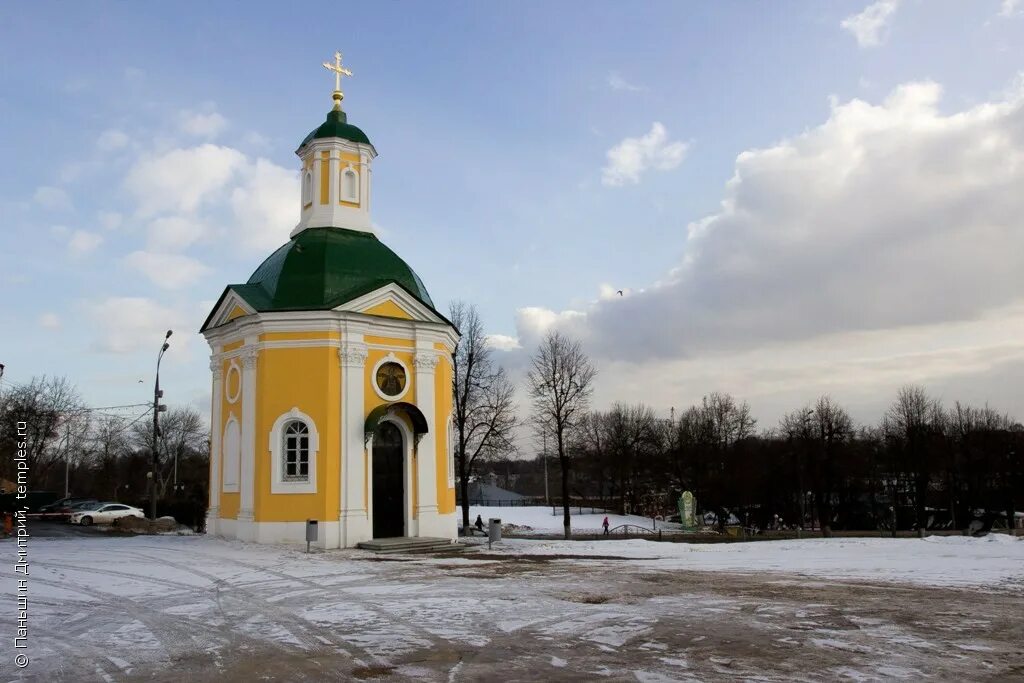 сергиев посад достопримечательности церковь пророка ильи. красногорская часовня. надкладезная часовня в троице-сергиевой. троице-сергиева лавра. часовня сергиево.