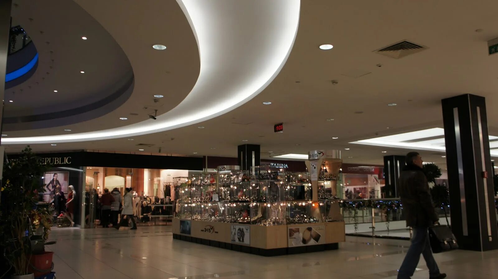 трц домодедовский магазины