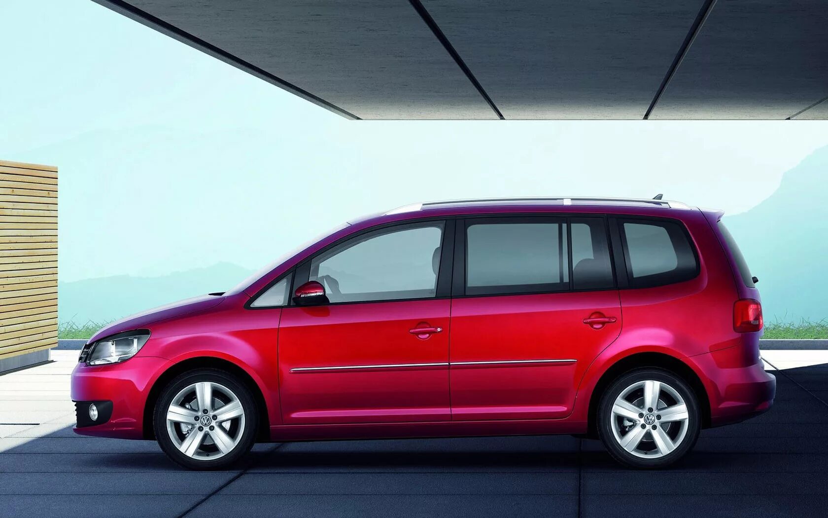 Volkswagen touran i 2015. Volkswagen touran r-line. фк туран. фольксваген туран 2011. сарыарка астана магазины.