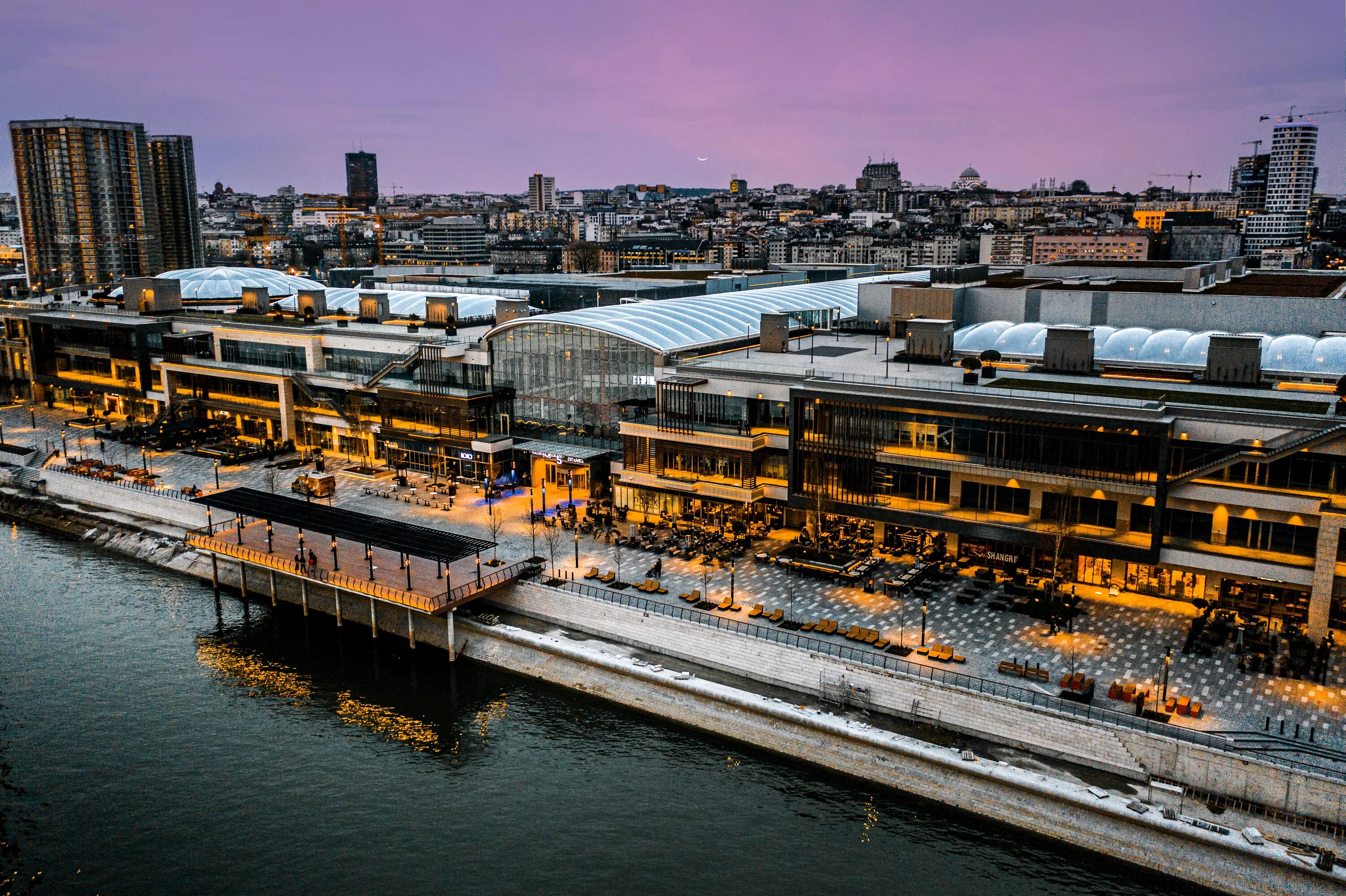 Галерея Белград. Beograd Waterfront набережная. Галерея Белград торговый центр. Центр Белграда Сербия. Тц белград