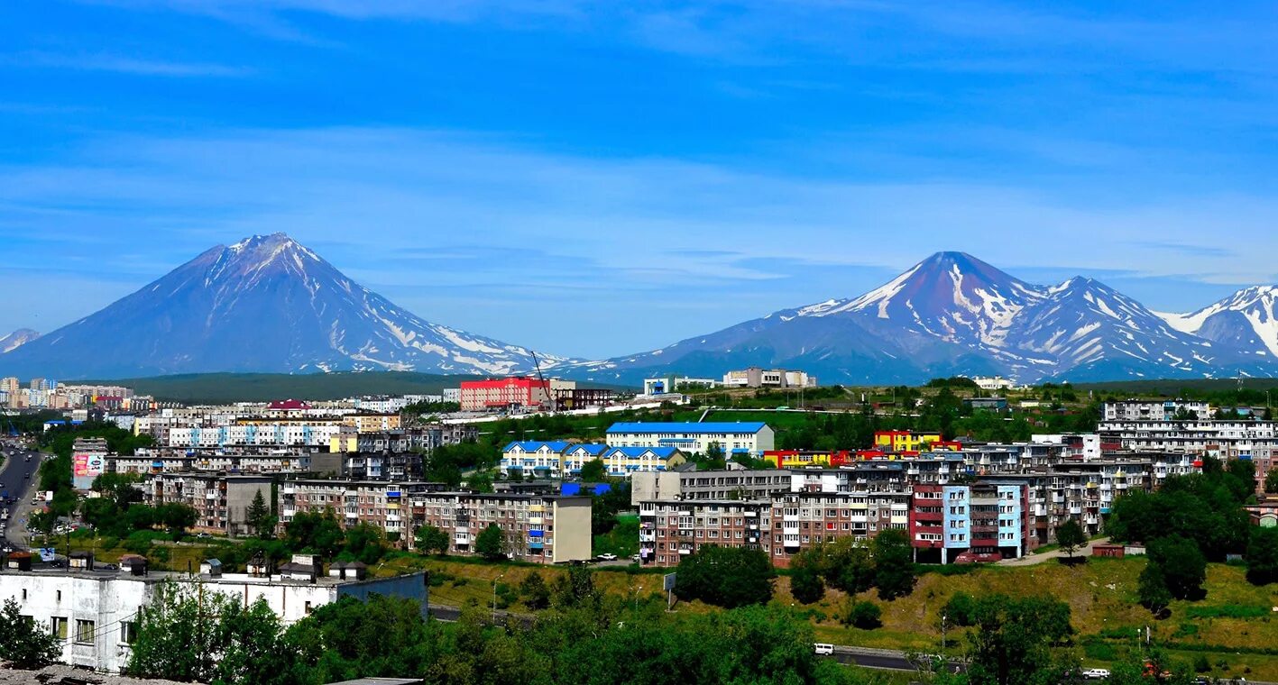 Прокат петропавловск камчатский. Камчатка Петропавловск-Камчатский. Петропавловск-Камчатский 2000х. Елизово Камчатка население. Петропавловск-Камчатский Ключевская 44.