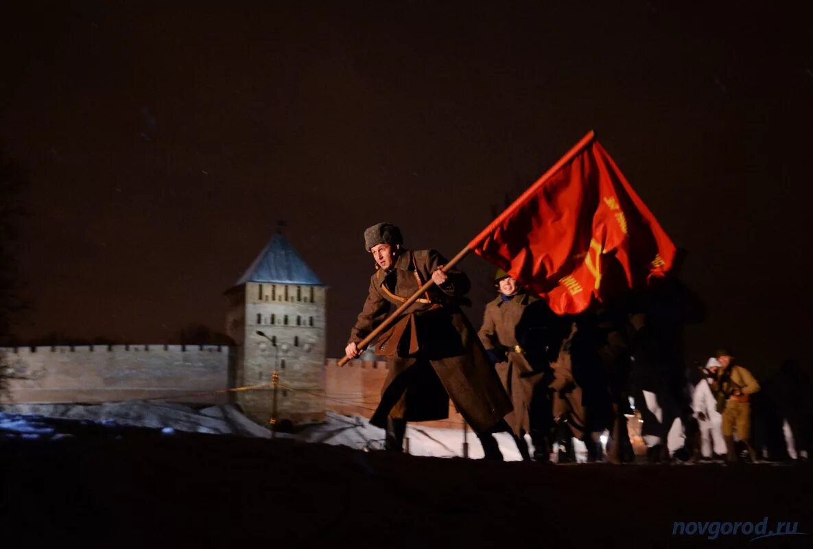 Новгород 1944 год. 20 Января 1944 освобождение Новгорода. 20 Января день освобождения Великого Новгорода. Освобождение Великого Новгорода от фашистских захватчиков. Великий Новгород 20 января 1944 года.