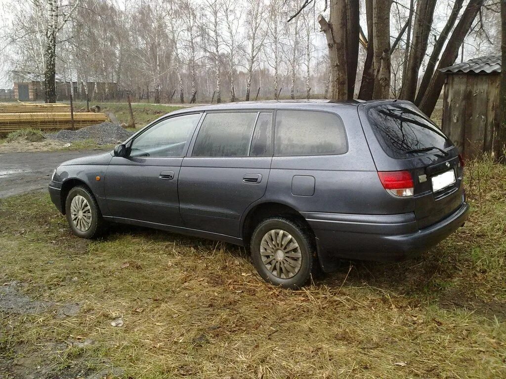 Тойота калдина поколения. Toyota Caldina 1997 универсал. Тойота Калдина 2000 1 поколение. Toyota Caldina 1992 универсал 1 поколение. Тойота Калдина универсал 1994.