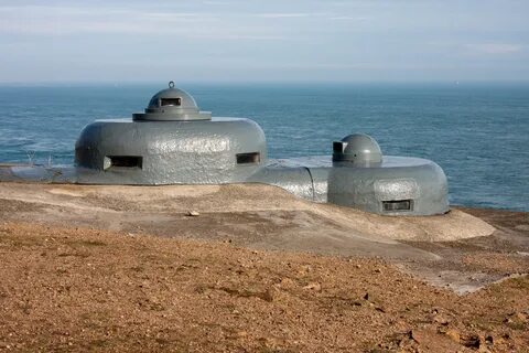 Береговые укрепления на море