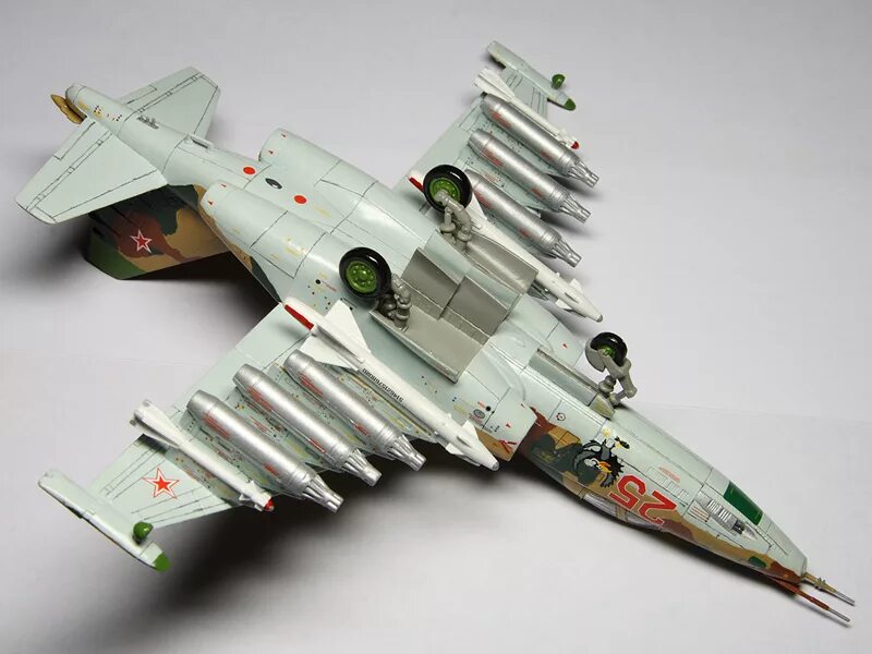 Су-25 1/72. Су-25 Штурмовик модель. Модель Су 25 1 72. Су-25 звезда 1/72.