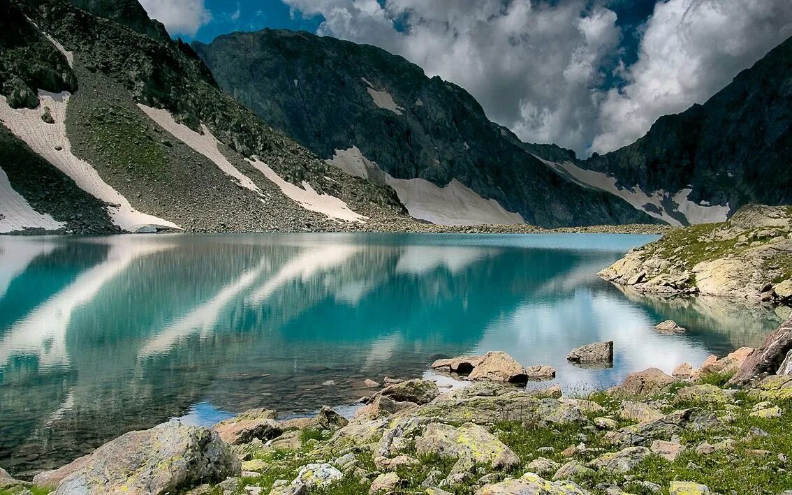 Горные озера Кавказа. Северный Кавказ. Озеро павлиний глаз Домбай. Каровые озера Кавказа это. Озера северного кавказа
