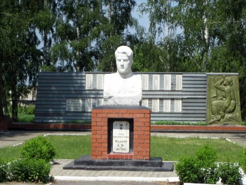 Село круглое Белгородская область Красненский район. Красненский районный краеведческий музей. Красное Белгородская область Красненский район. Памятники Красненского района Белгородской области.