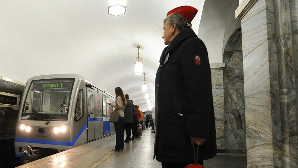 Машинист Московского метрополитена блогер. Машинист Московского метрополитена 1960. Машинисты блогеры Московского метро. Малое метро.