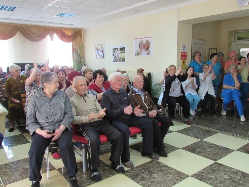 Геронтологический центр телефоны. Геронтологический центр Владикавказ. Республиканский геронтологический реабилитационный центр Нальчик. Республиканский геронтологический центр Владикавказ фото. Геронтологическая санатория Осетия фото.