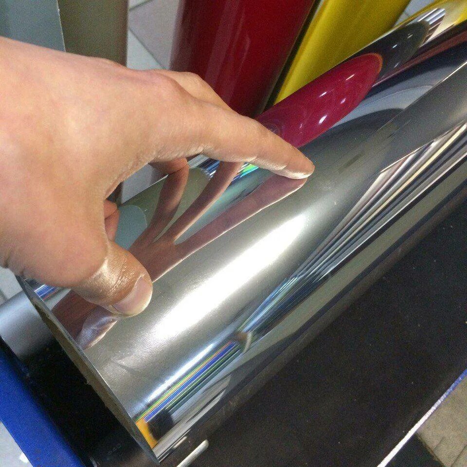 как наклеить зеркальную пленку. фольга на окна от жары. плёнка хром для авто. зеркальная плёнка на окна клеить. защитная пленка для пластиковых окон.
