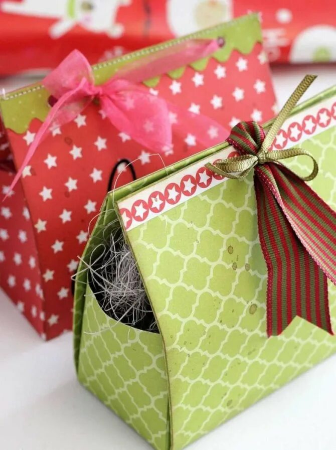 маленькая коробочка для подарка. макет упаковки коробки. создание коробочки. коробочка для подарка. коробки для украшений.